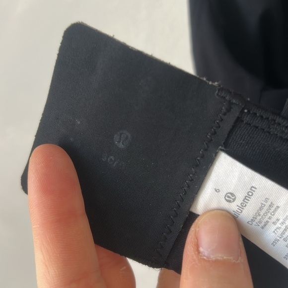 Lululemon Stash It All Bra Black size 6 C/D - Picture 8 of 9